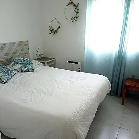 Els Molins Atico Con Azotea Privada A 500m De La Playa アパート